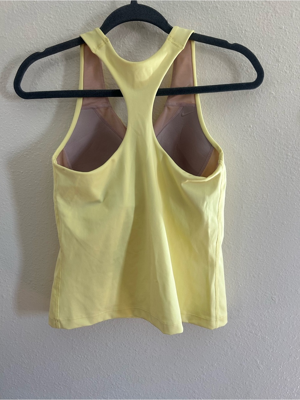 Nike Dri-FIT Swoosh Butter Yellow Padded Sports Bra Tank Women’s S - Picture 4 of 7